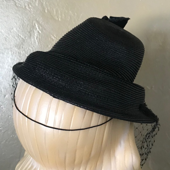 INTRIGUING 1930s\' BLACK TILT STRAW HAT WITH VELOUR TRIM, PEARL JEWEL & VEIL main image 12